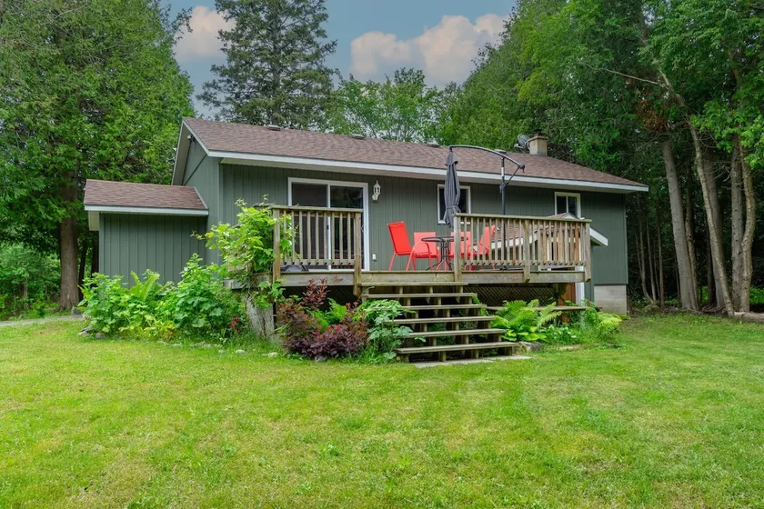 Court Side Escape - Private Wooded Lot - Image 1