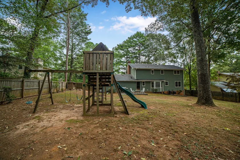3 Bedroom Home w/ Fully Fenced in Backyard! - Image 1