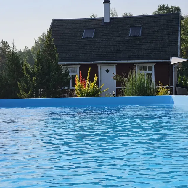Hundi Holiday Home Cabin "Paat" with shared heated pool - Image 1