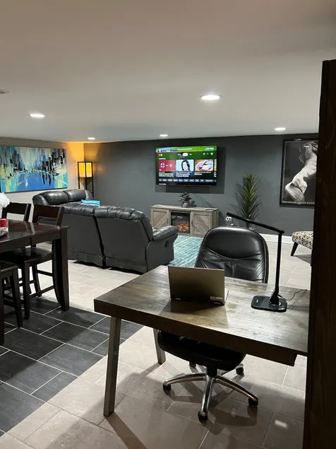 Cozy Guest Suite. Private Entry+ Turo Rental - Image 1