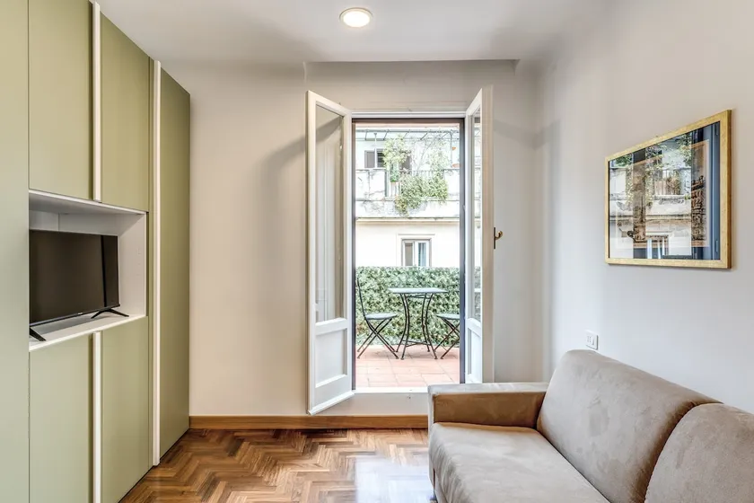 Frattina Grand Suite Guesthouse - Image 1