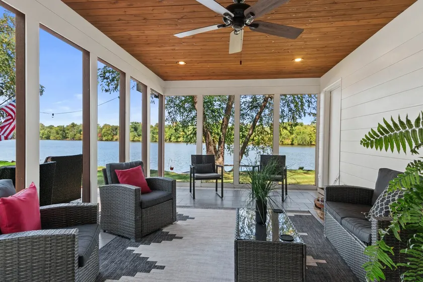 RiverTime: Modern Waterfront w/ Pier & Boat Slip - Image 1