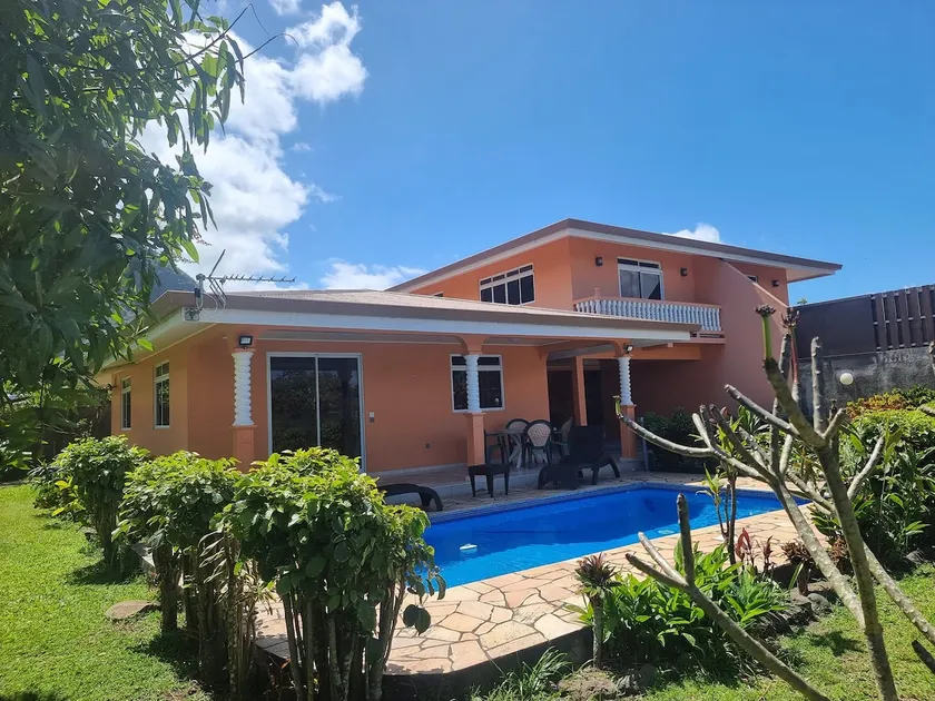 Moemoea Nui Villa 2 bedroom house with pool - Image 1