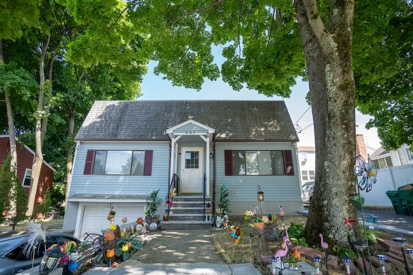 597 - 5BR Medford - Cozy Stay near Stone Zoo - Image 1