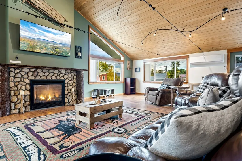 3 Unit · Sleeps 18 · Steam Shower · On UTV Trail - Image 1