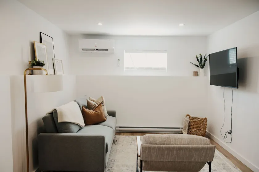 Cozy 1 Bedroom Apartment - Image 1