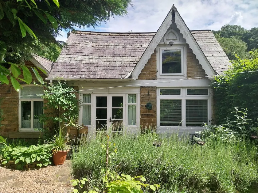 The old stables - sleeps 2 near Dore Station - Image 1