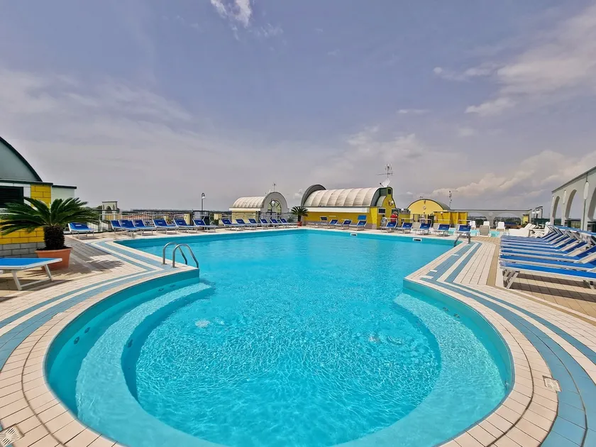 Pool, Private parking, Free Wi-Fi, Sea view - Image 1