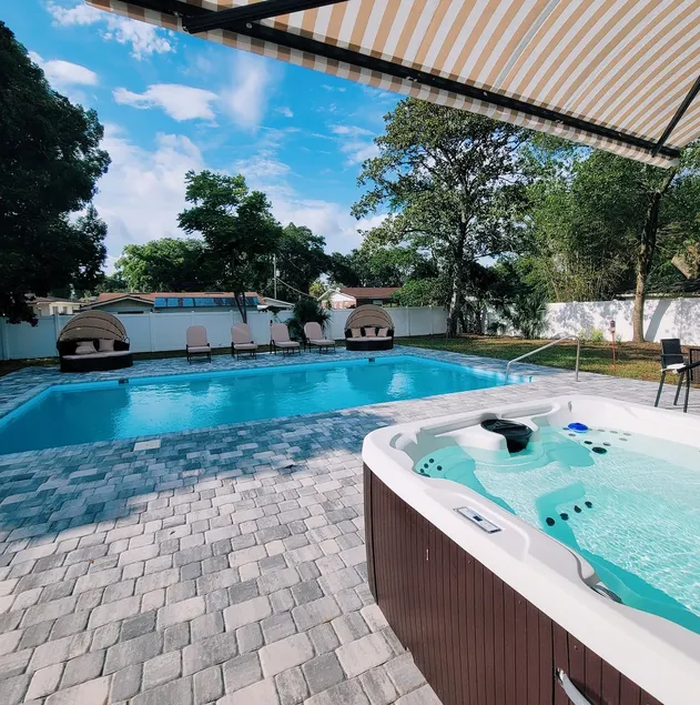 Gorgeous Florida Pool and Spa Home - Image 1