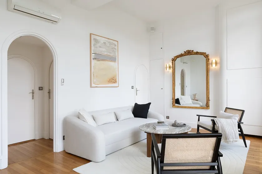 An Exceptional 1-BR at Quai des Orfèvres - Image 1