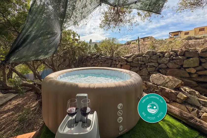 5 min from the sea - Jacuzzi Garden Parking Wifi - Image 1