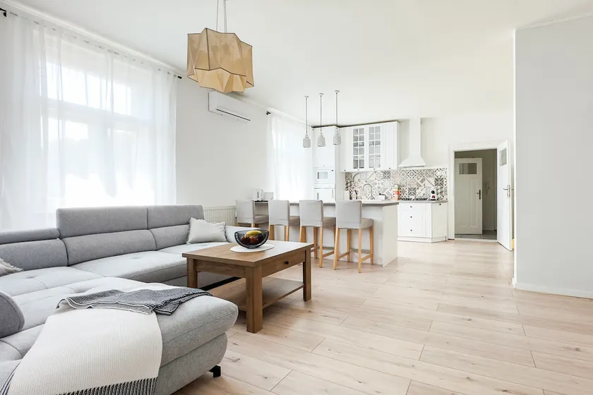 Business & Family Apartment Letna - Image 1