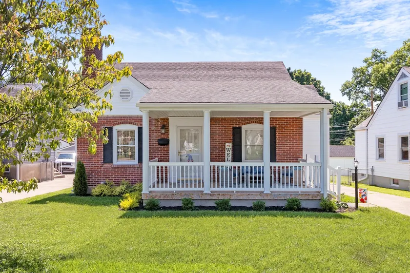 Derby Delight- Close to ALL the fun in Louisville - Image 1