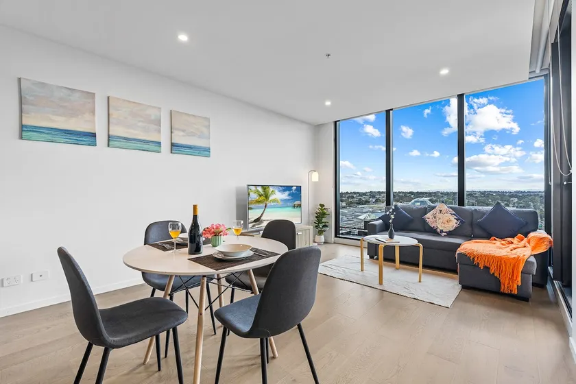 Sky garden on the Glen - 3 BRs - Image 1
