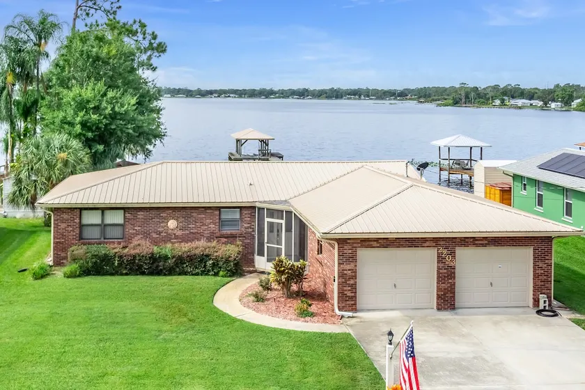 Gators Cabin 2/2 on Lake Sebring - Image 1