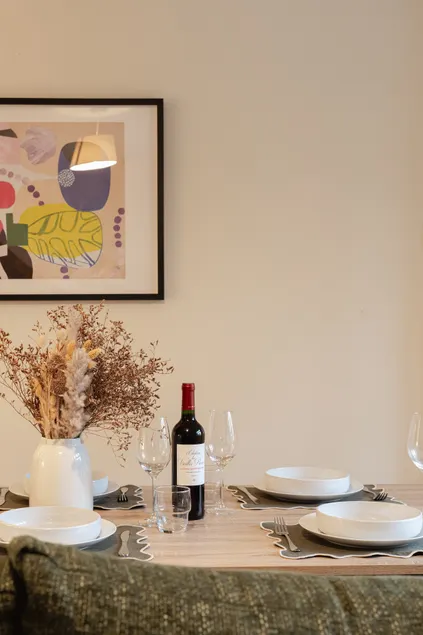 Spacious town centre 3-bed Duplex with car parking - Image 1