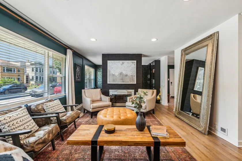 Andersonville Oasis | Sleeps 12 | Yard & Fire pit - Image 1