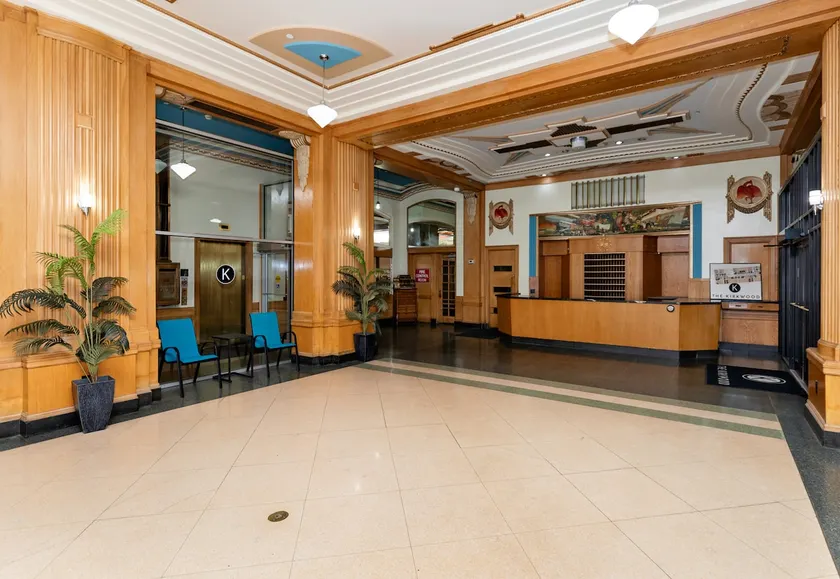 2BR 2BA 4BD Gem! Reserved Parking & Skywalk Access - Image 1