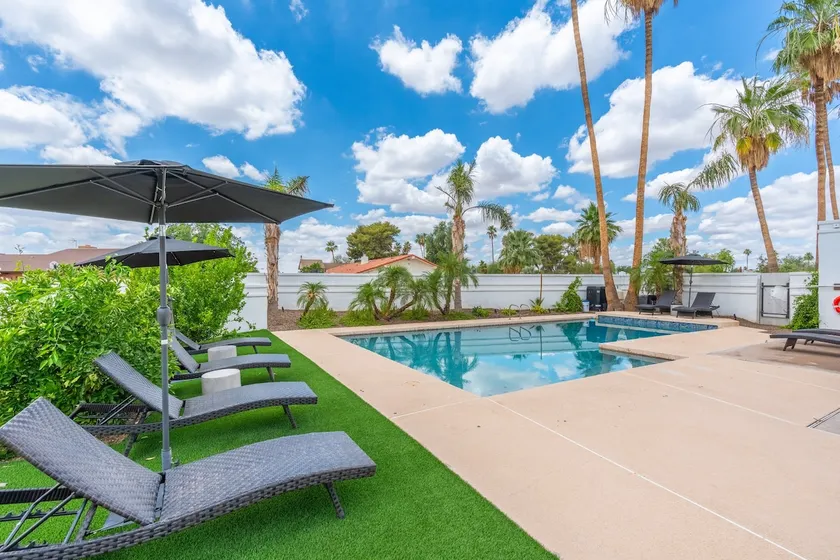 Everson Extravagant -Pool, Hot Tub, Games, BBQ - Image 1