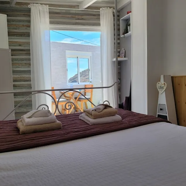 Hikers Haven Courtyard Apartment Tamaimo Tenerife - Image 1