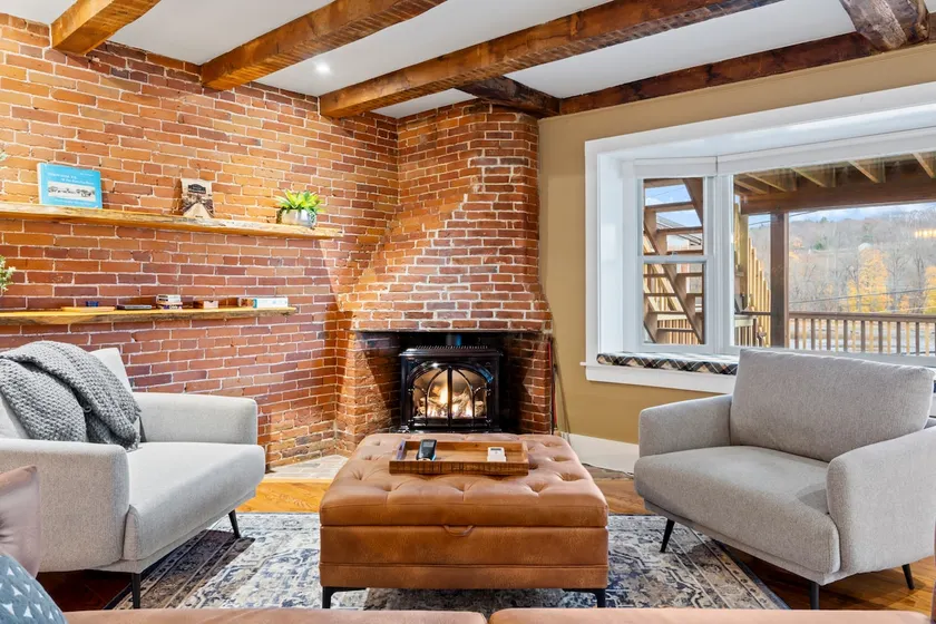 Spacious Downtown Hallowell River View Apartment - Image 1