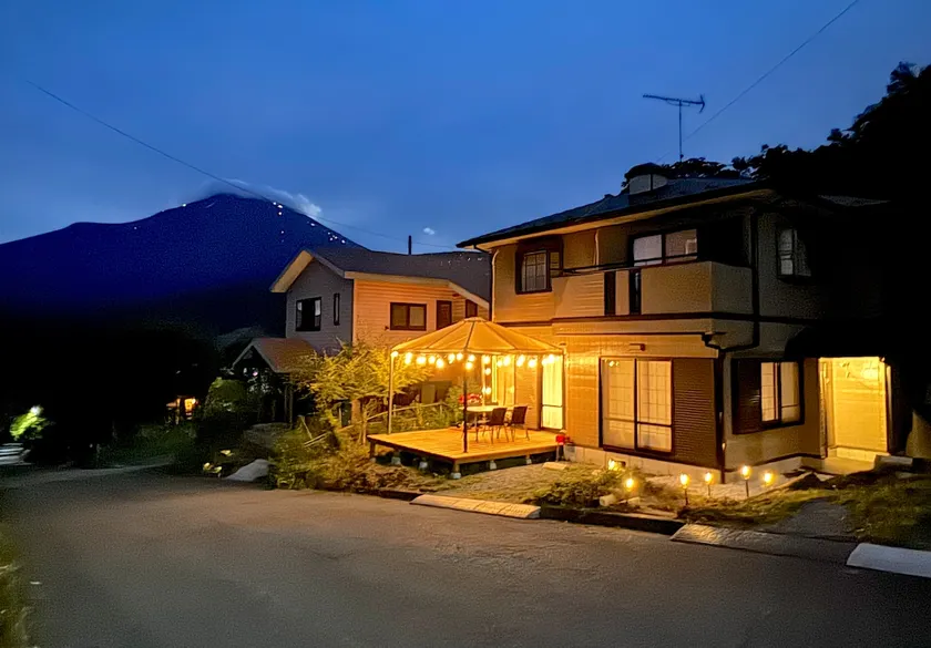 Entire house in a villa area/BBQ/wooden deck/tent sauna/sleeps up to 13 people/7 beds - Image 1