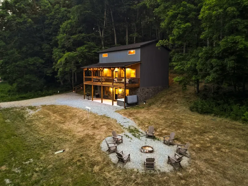 Modern Rustic Retreat with Hot Tub and EV Charger - Image 1