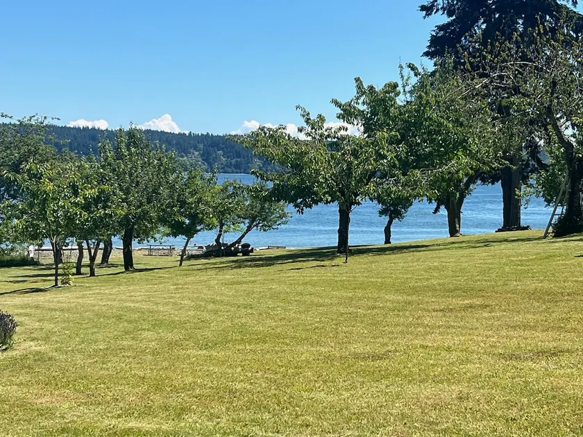 30 acre beachfront home w/creek! - Image 1