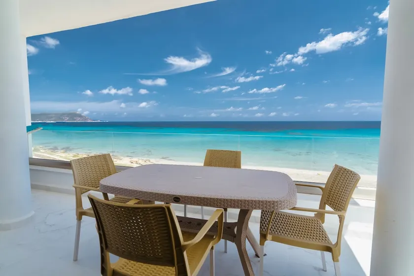 Waterfront apartment - Image 1