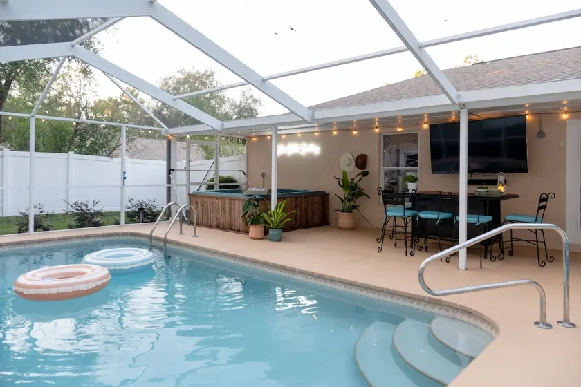 Private Spa *Heated Pool* & Firepit Near Manatees! - Image 1
