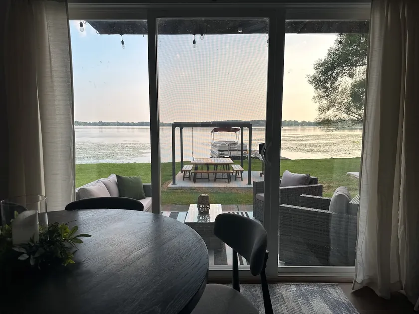 Stunning Grass Lake Duplex - Sleeps 8 - Jackson MI - Image 1
