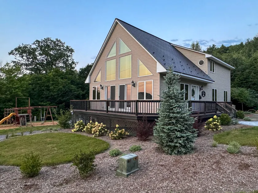 Lake View Retreat • Fire Pit • Sleeps 10 - Image 1
