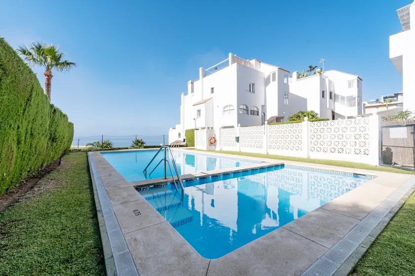 Estepona Del Cristo Beach and Marina Residence - Image 1