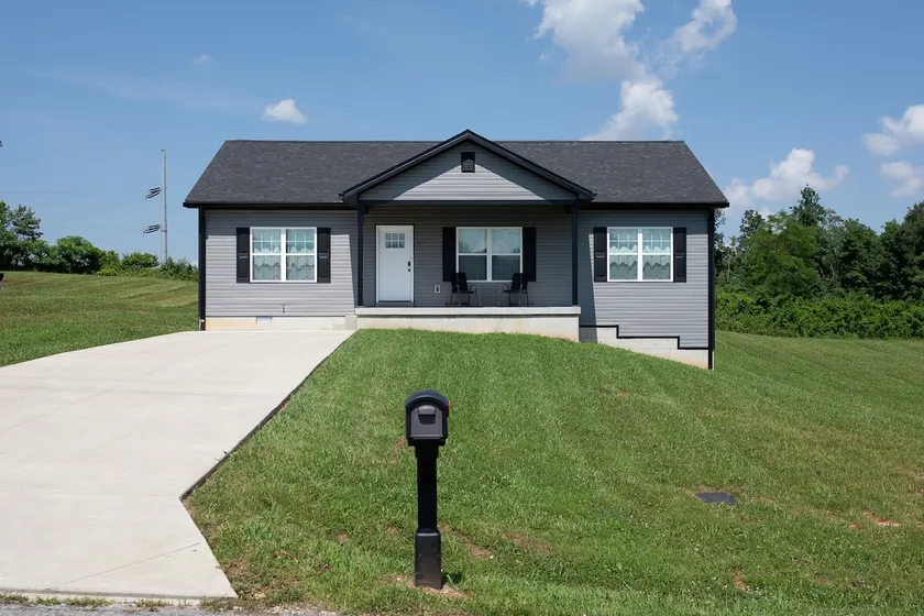 Stylish 3BR Near Sports Park + BluOval w/ WiFi +AC - Image 1