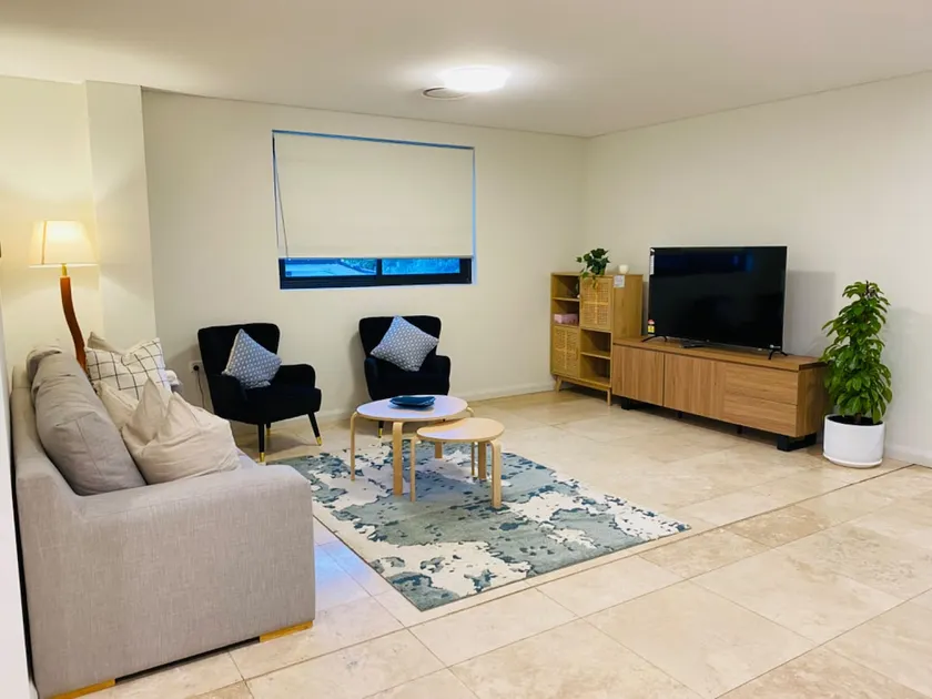 Sydney Mortdale 4bed luxury duplex house - Image 1