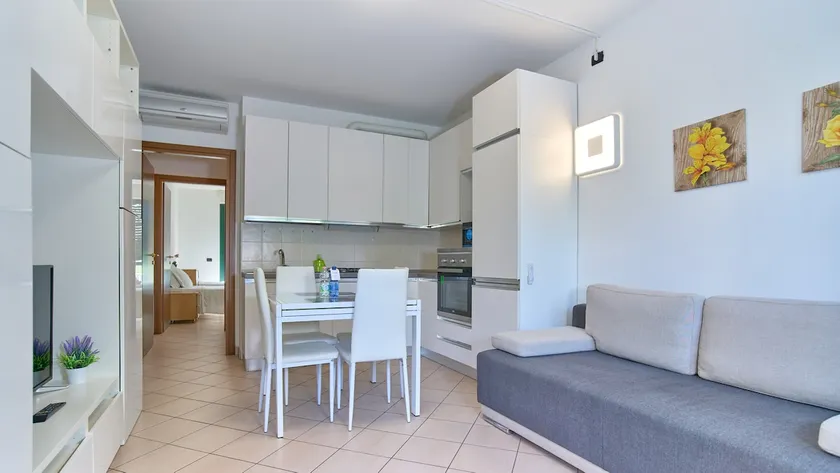 App 7 Modern apartment with private garden - Image 1