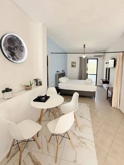2 bedroom apartment - Image 1