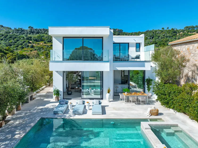 The White Luxury Villa - Private Seaview Villa with Pool by Villa Mana Gers - Image 1