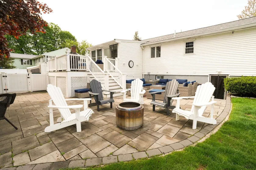 Cozy One Bedroom Private Unit - Prime Location! - Image 1