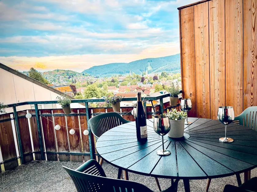 View + comfort: 2 bedrooms, Balcony, Dogs ok, Foosball - Image 1