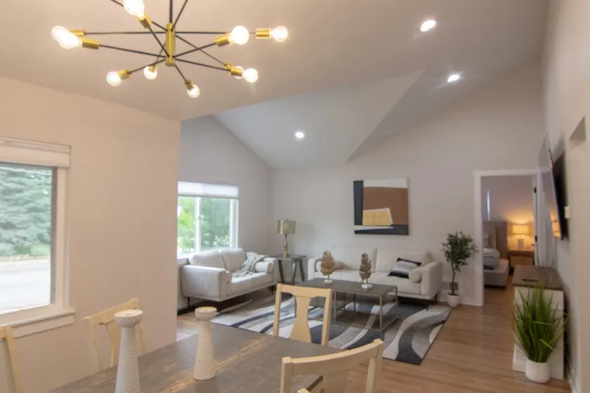 Charming 4 bed 3 bath home with large yard + more! - Image 1