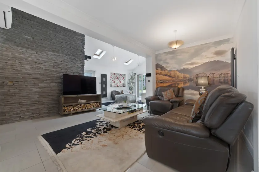 3 Bedroom Bungalow Sunningdale Lodge Ascot Races - Image 1