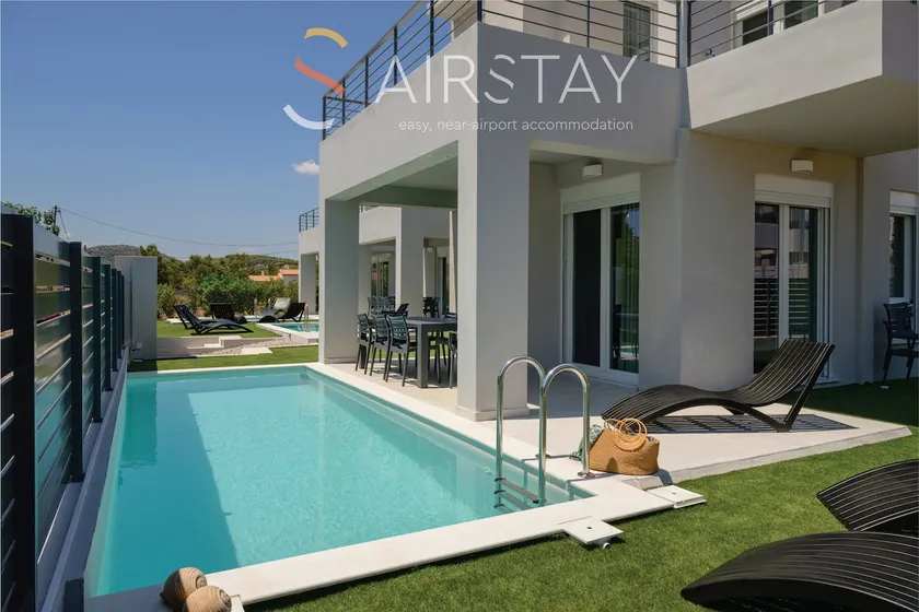 Komos Villas Airport by Airstay - Image 1