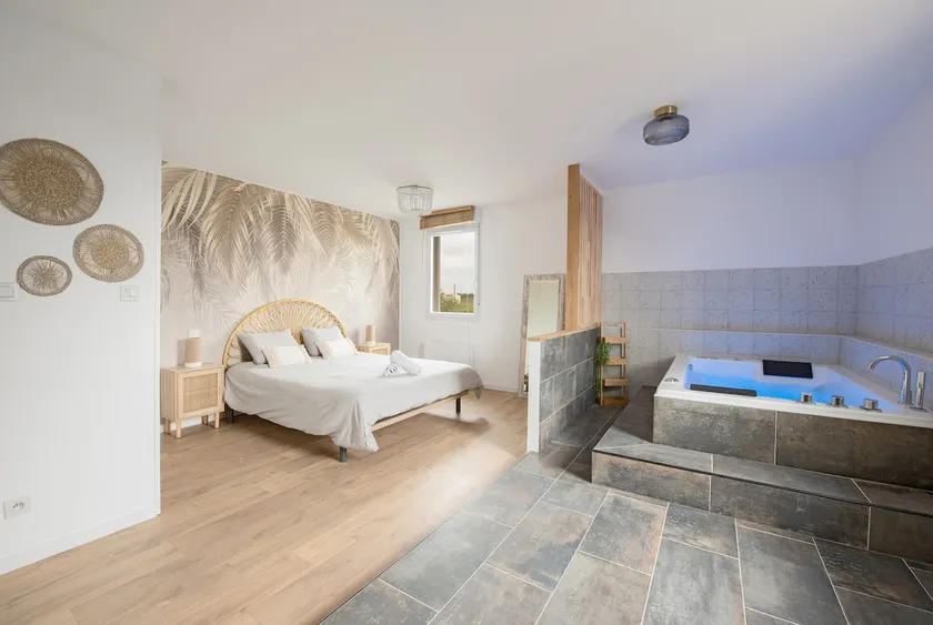 Premium apartment with Jacuzzi, terrace and air conditioning - Image 1