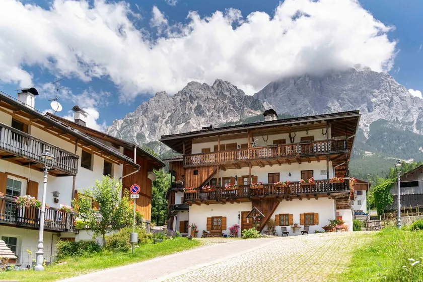 Rustic and comfortable 20 minutes from Cortina - Image 1
