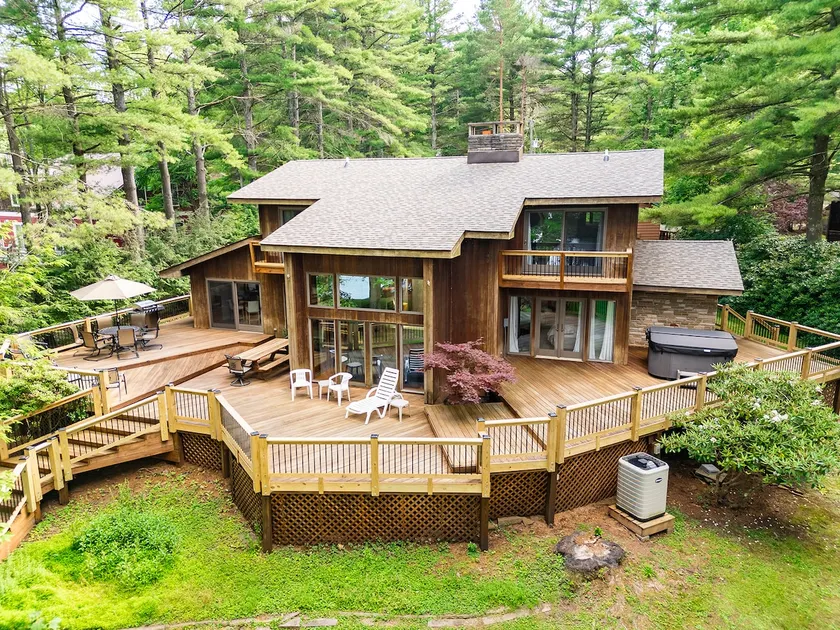 McGuire's Retreat-Lakefront, Dock, HotTub, FirePit - Image 1