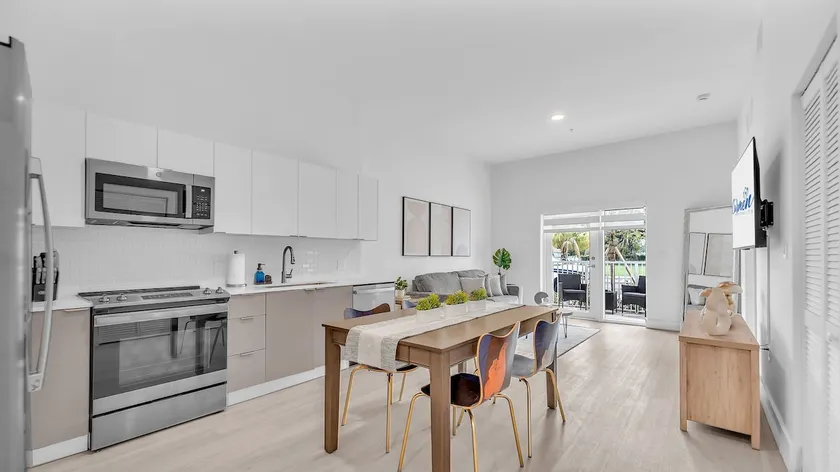 Fast WiFi-Kitchen-Free Parking-Great Location#110 - Image 1