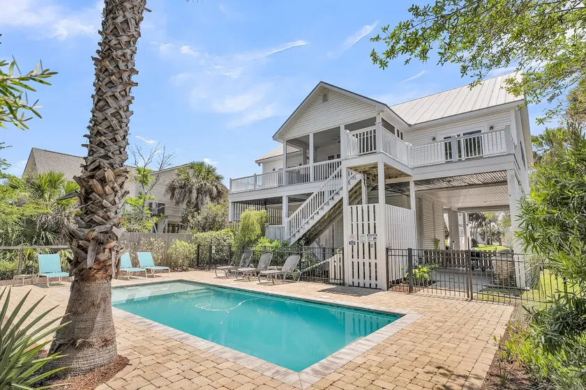 Pompano Pool House - Image 1