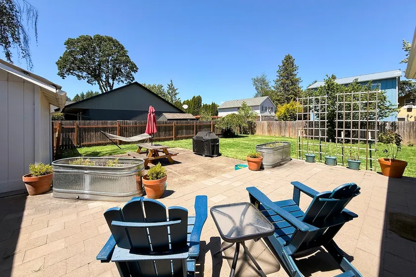 Linfield Farmhouse - Image 1