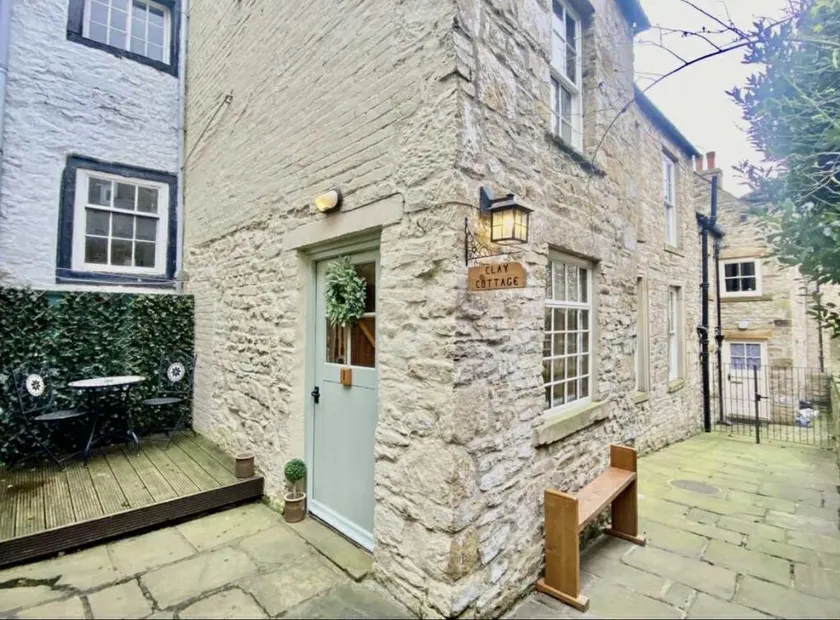 Historic, cosy cottage in town centre! - Image 1
